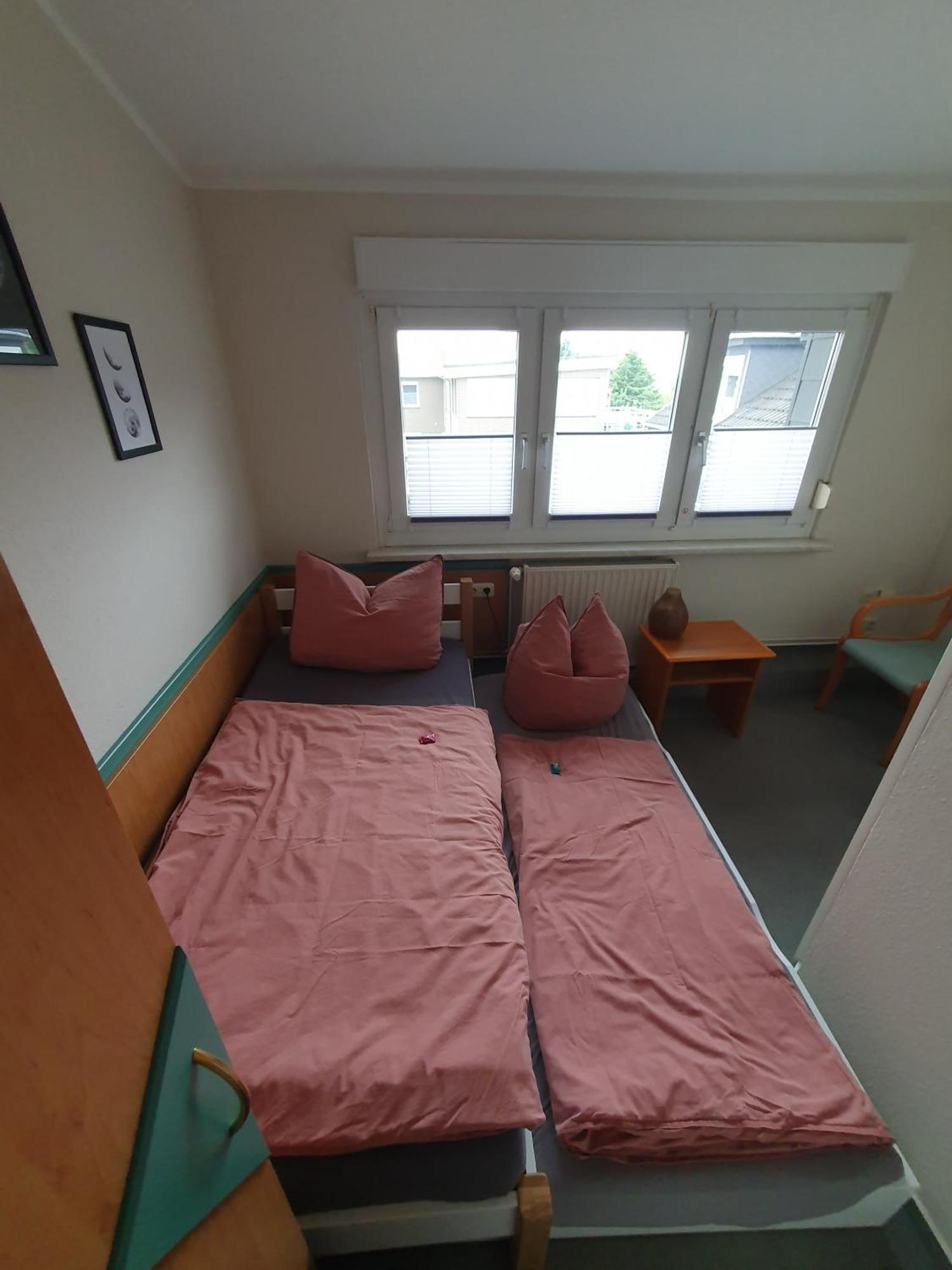 Neumuehler Hof- Ferienwohnung "Thomas" 3 Zimmer,3 Baeder Mit Dusche, Kostenfreie Parkplaetze Vor Dem Haus Schwerin  Bagian luar foto
